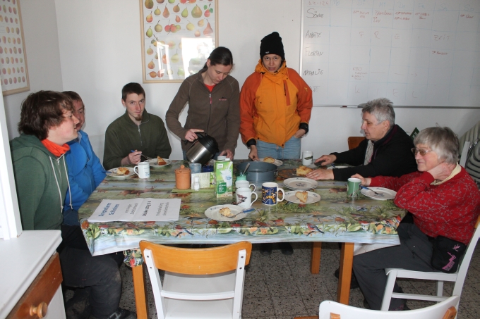 Das gehört auch zur Freiwilligenarbeit: Pause, Kaffee &amp; Kuchen - Bild: NABU Bremen