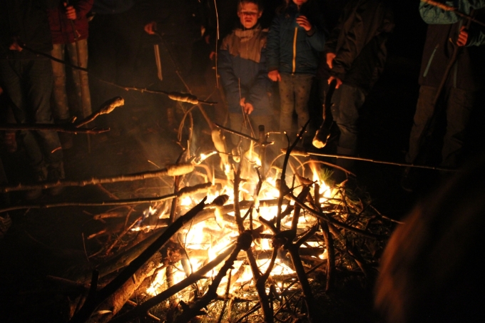 Ein Lagerfeuer gehört zu jeder Kinderfreizeit - Bild: NABU Bremen